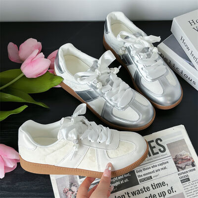Contrast Lace Up Round Toe Sneakers